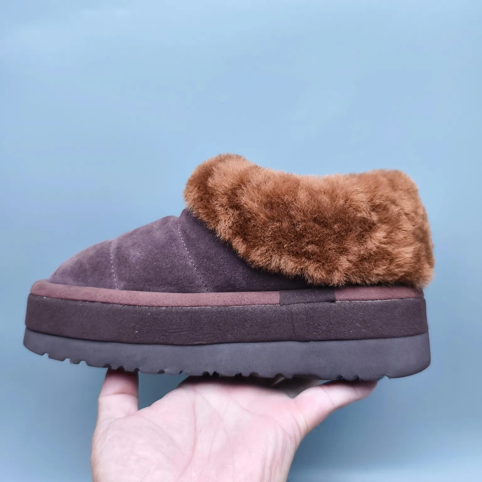 💰600 UGG sheepskin one-piece snow boots 6390 thick-soled slip-on casual shoes Color: Maroon Black Chocolate Size: 35-41